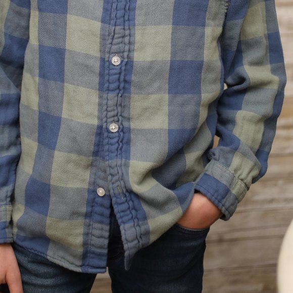 Vineyard Vines Boys Flannel Size 8-10 - Picture 3 of 6